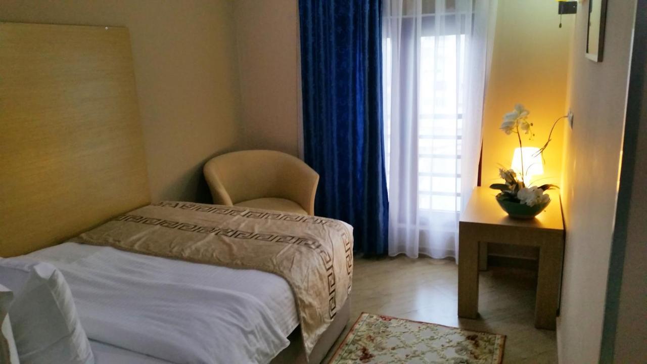 Capital Tirana Hotel Bruci Luaran gambar
