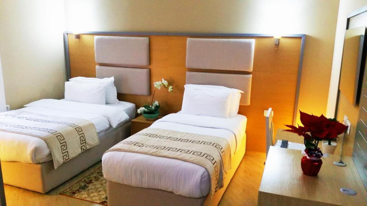 Capital Tirana Hotel Bruci Luaran gambar