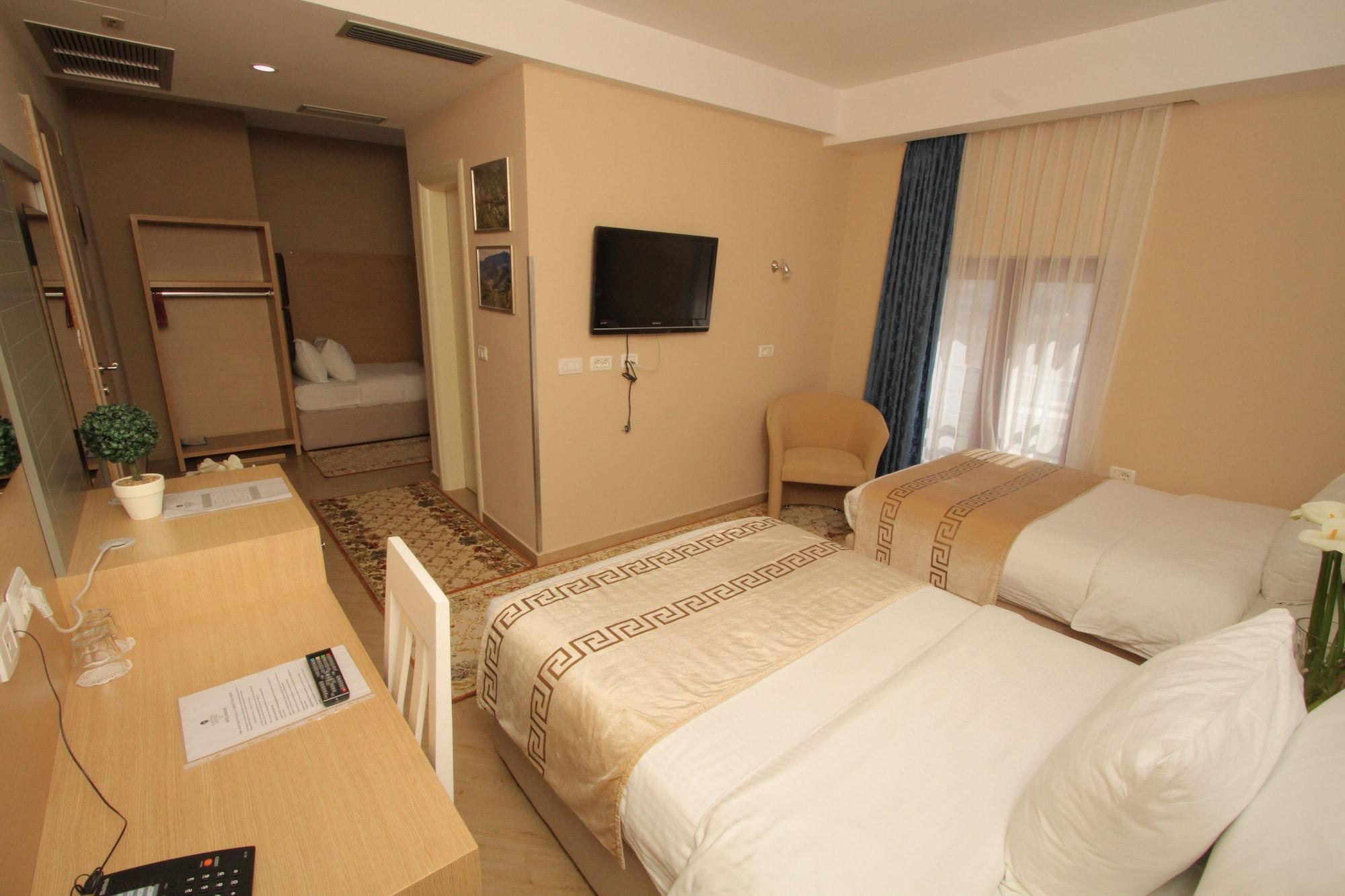 Capital Tirana Hotel Bruci Luaran gambar