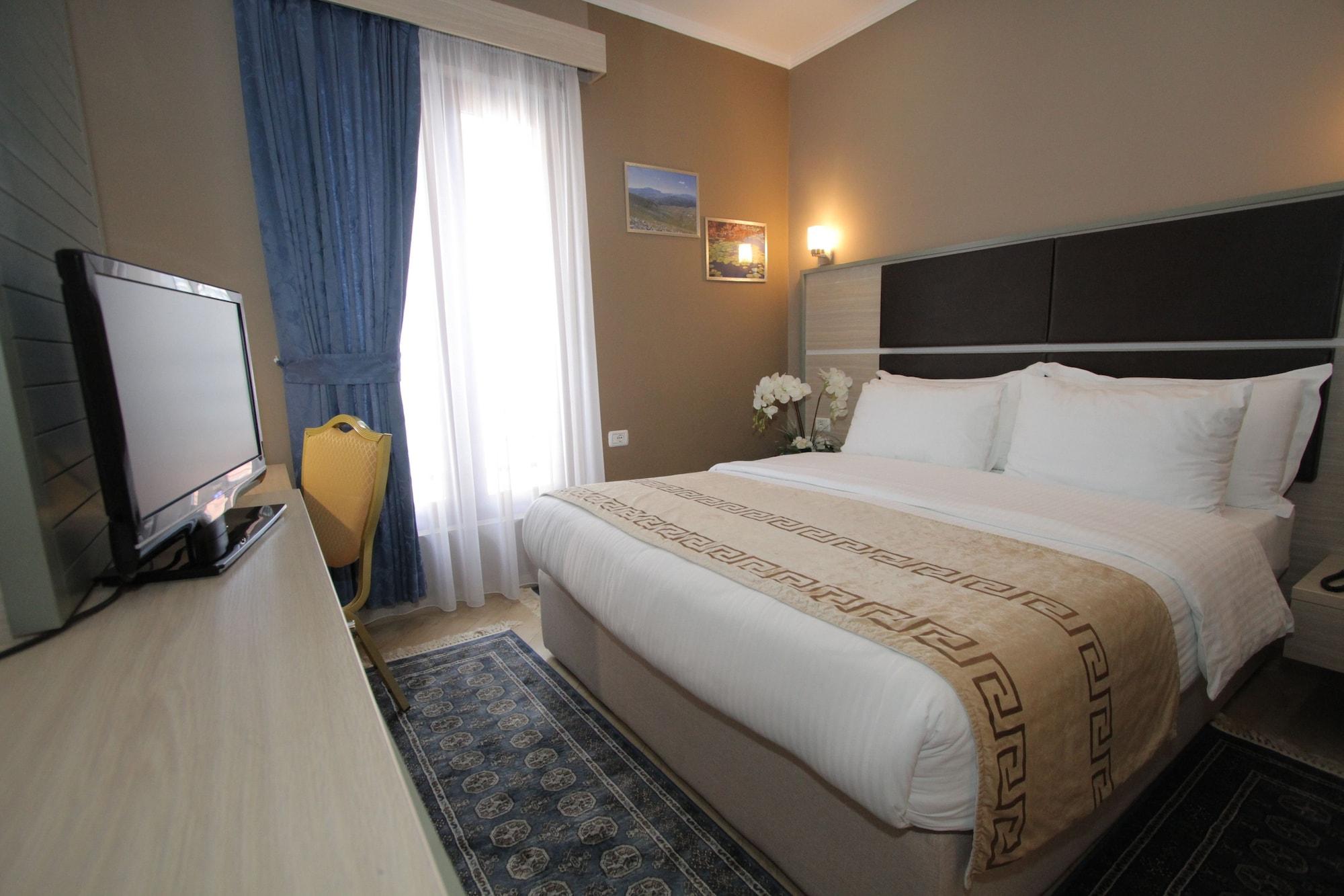 Capital Tirana Hotel Bruci Luaran gambar