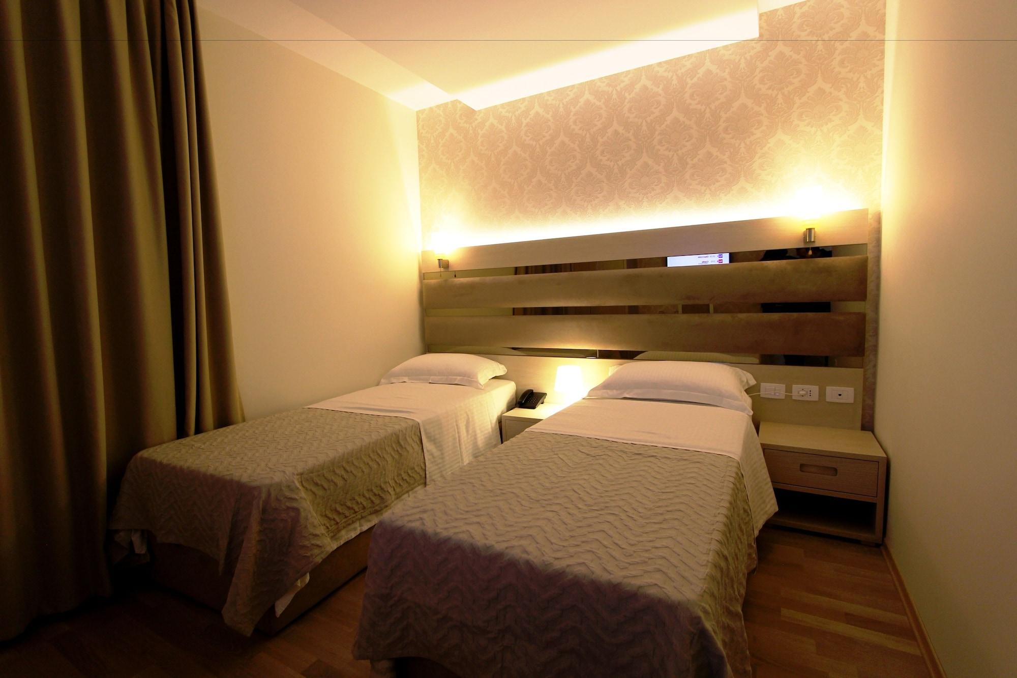 Capital Tirana Hotel Bruci Luaran gambar