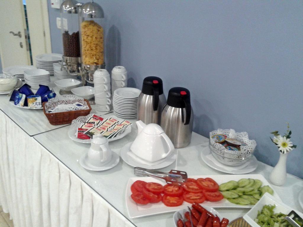 Capital Tirana Hotel Bruci Luaran gambar