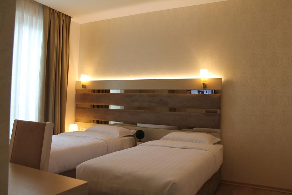 Capital Tirana Hotel Bruci Luaran gambar
