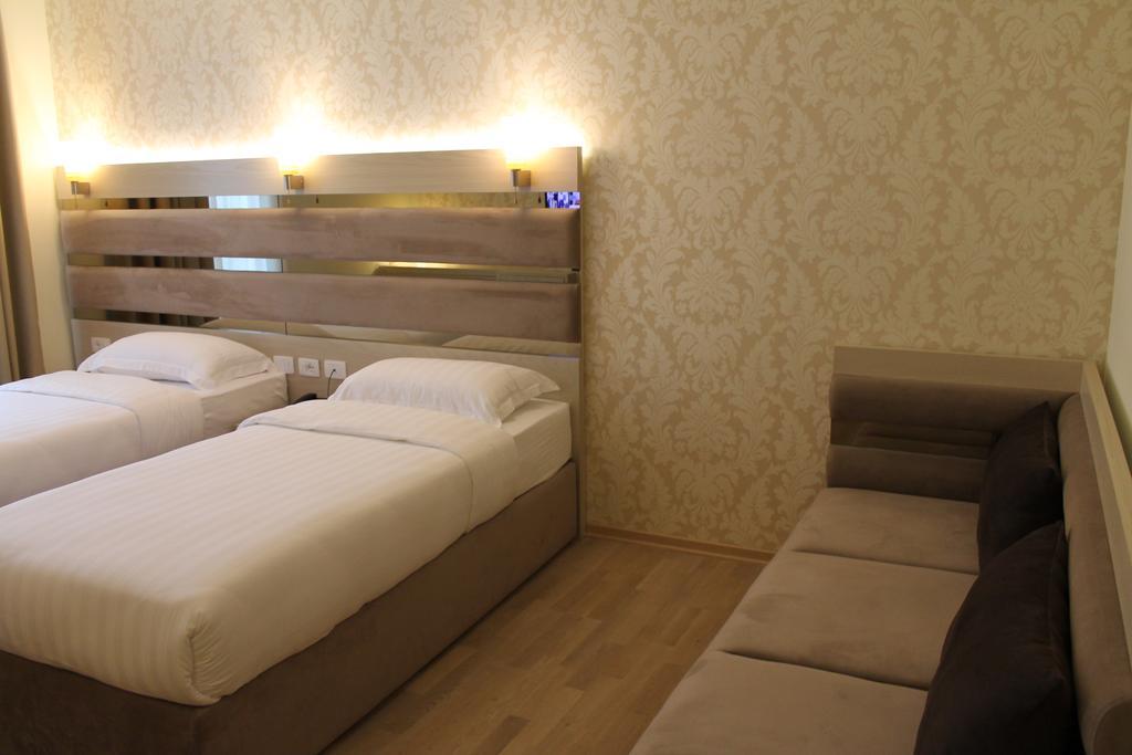 Capital Tirana Hotel Bruci Luaran gambar