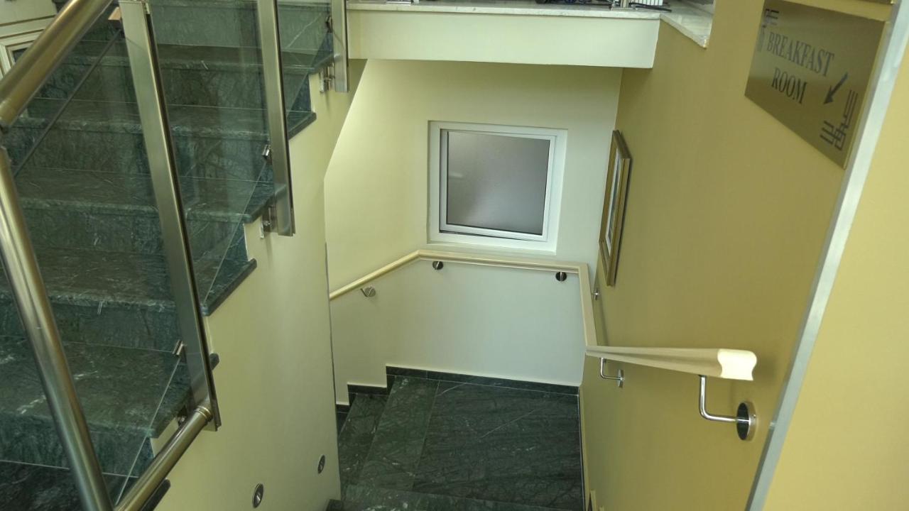 Capital Tirana Hotel Bruci Luaran gambar